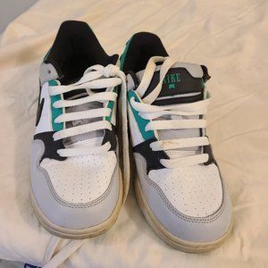 Nike Youth Sneakers Size 6Y Green Gray Soles EUC